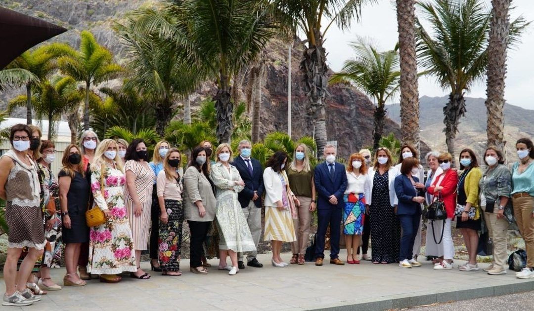 Foto de grupo BPW en el puerto de Santa Cruz de Tenerife