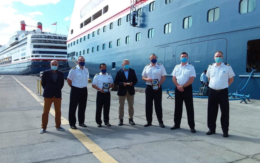 El puerto de Tenerife vuelve a ofrecer una espectacular estampa con cuatro cruceros y más de tres mil cruceristas