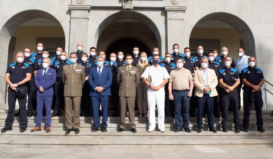 Nuevos policías portuarios, foto de grupo