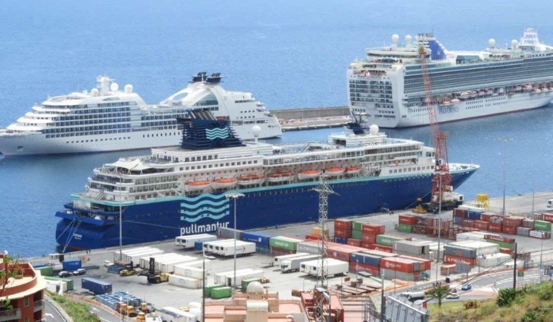 Cruceros en el puerto de La Palma