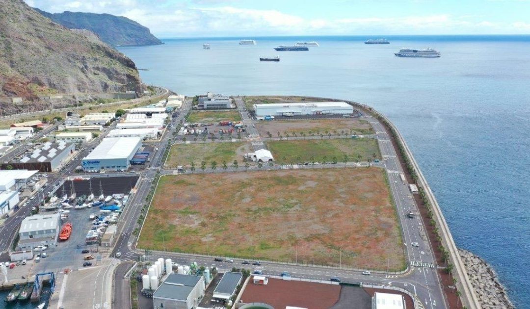 Vista parcial de la Zona Franca Tenerife