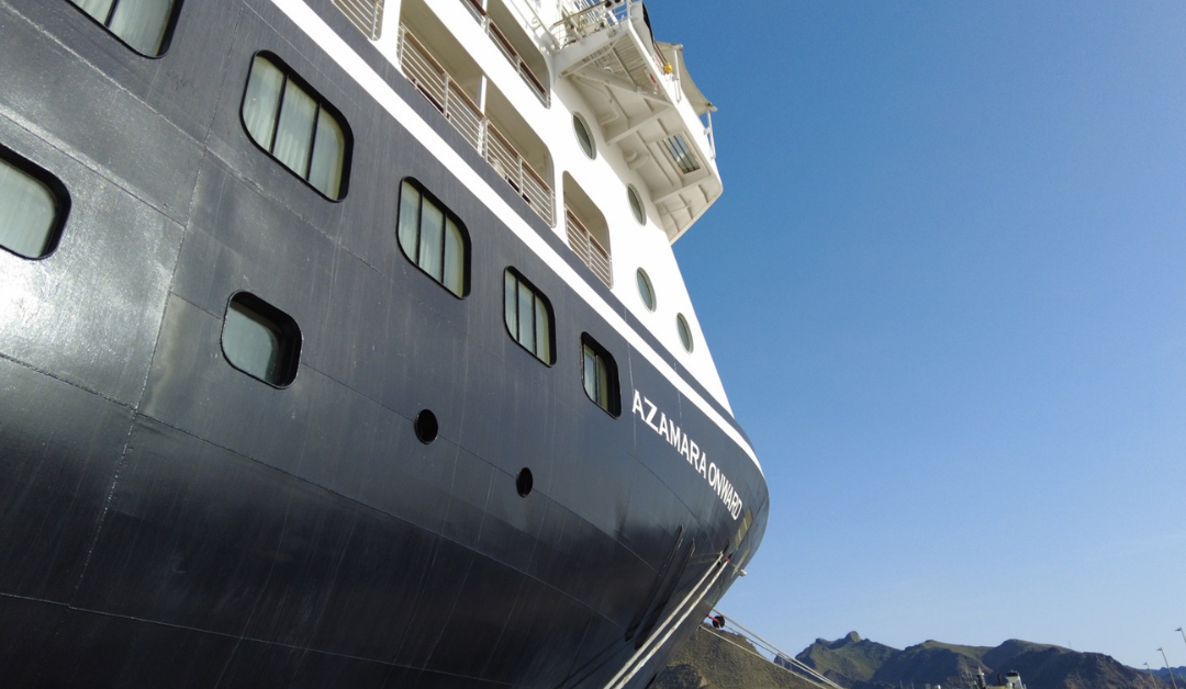 El puerto de Santa Cruz de Tenerife recibe por primera vez al crucero de lujo Azamara Onward