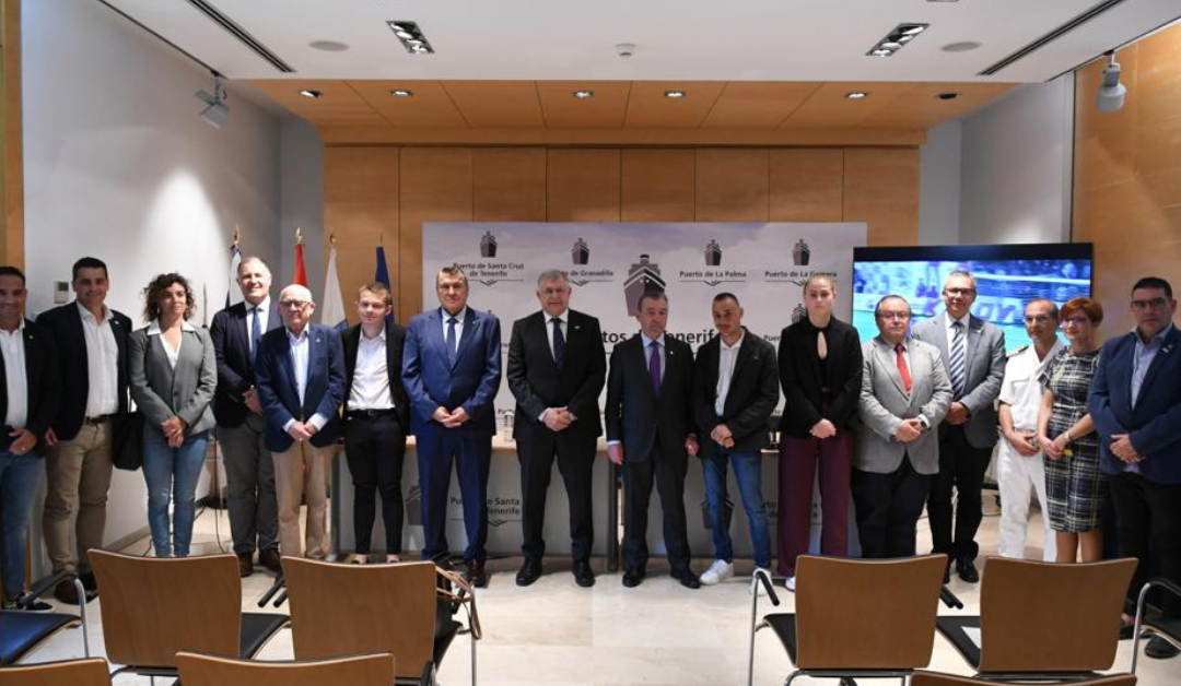 Puertos reconoce al Club Deportivo Tenerife su vinculación histórica con el  puerto chicharrero - Autoridad Portuaria de Santa Cruz de Tenerife