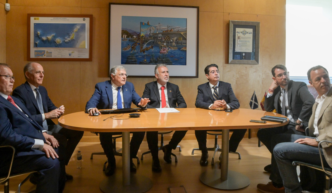 El presidente del Gobierno de Canarias aplaude la labor de Puertos de Tenerife en puerto-ciudad y energías renovables