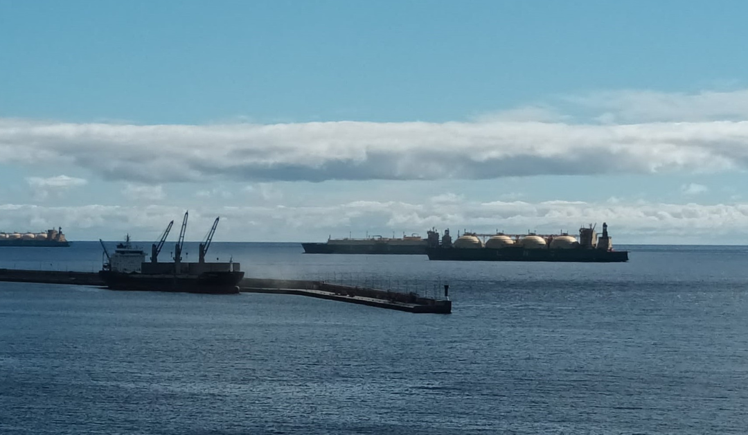 El puerto de Santa Cruz de Tenerife acoge a tres buques gaseros