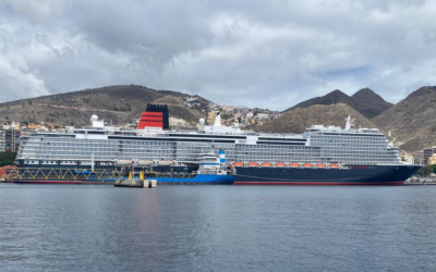 El majestuoso «Queen Anne» recala por primera vez en el puerto de Tenerife