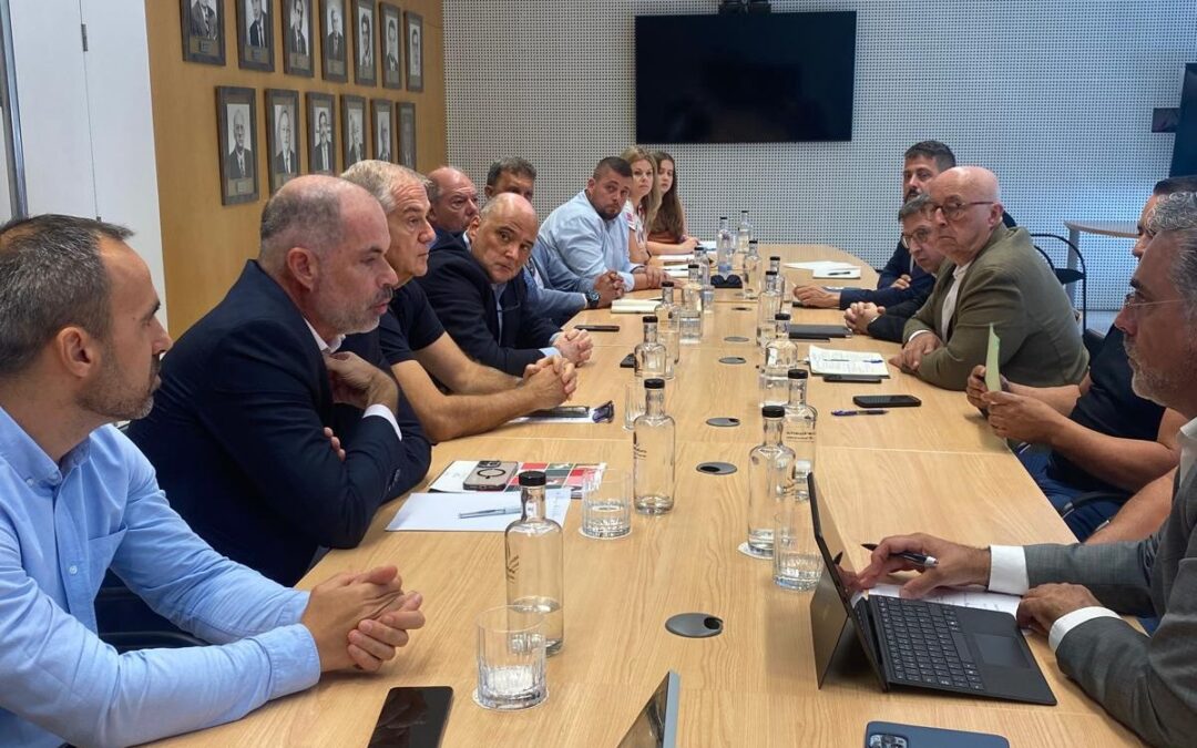 Mayor anticipación y transparencia, compromisos para agilizar la descarga de cereales para ganado